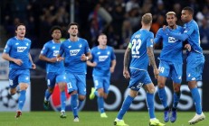 星空体育馆-奥格斯堡防线再添新伤，困扰球队战术安排的简单介绍