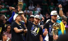 星空体育竞技-勇士击败湖人，豪取胜利