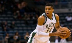 雄鹿大胜马刺，继续保持不败之身