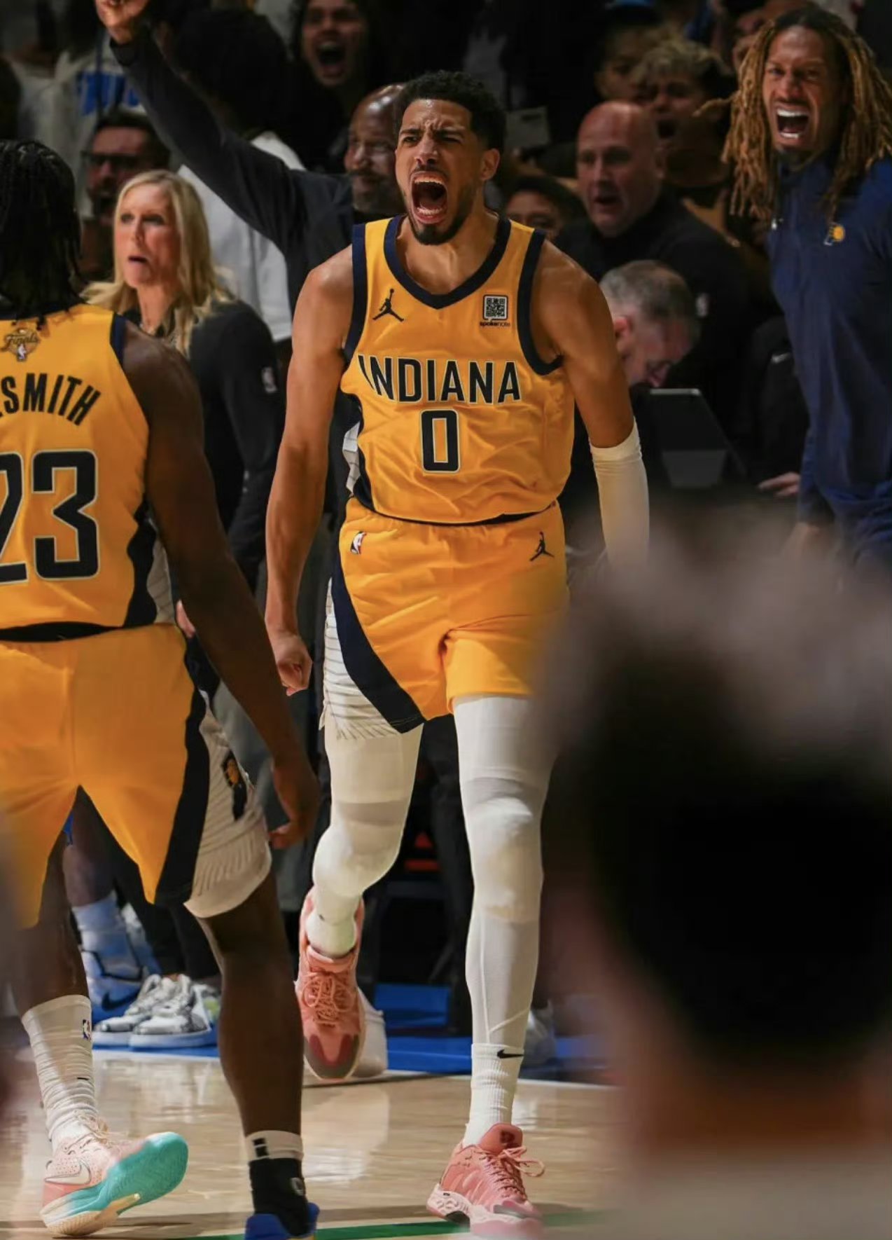 包含步行者总经理表示球队仍在寻求交易机会新赛季期待新变化的词条