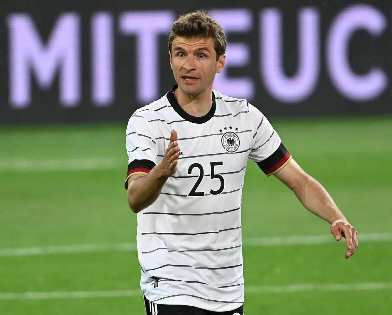 匈牙利队勇夺胜利，引领球队晋级