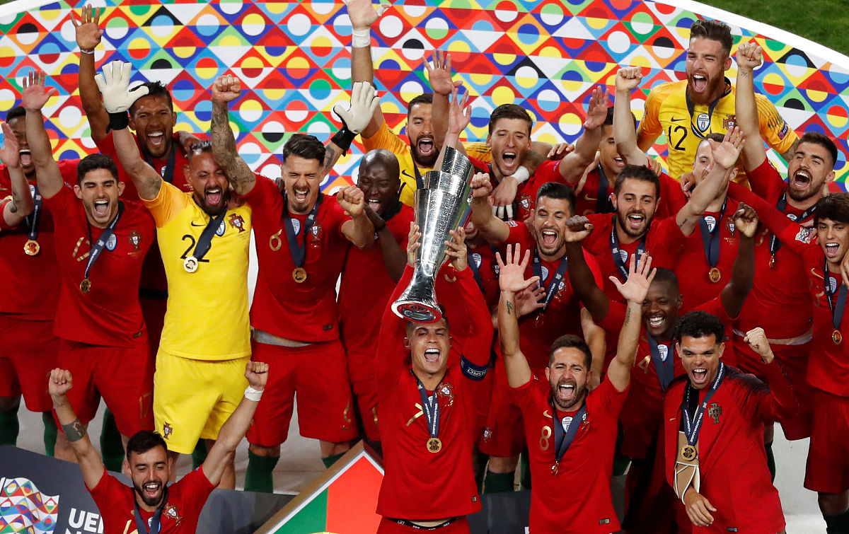 欧洲足坛魅力十足,纷争不断的场上较量的简单介绍 欧洲足坛魅力十足,纷争不断的场上较量的简单介绍