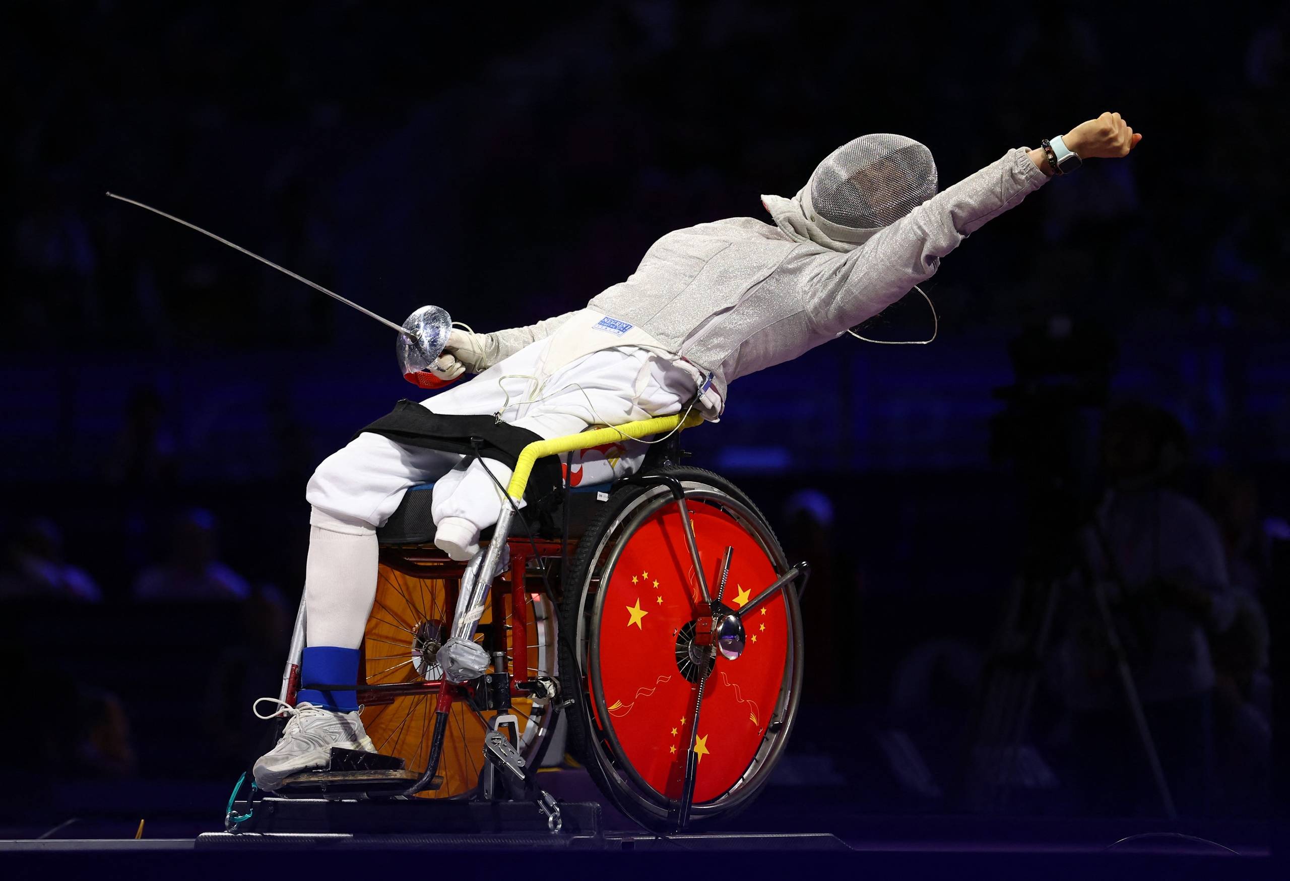 冬季铁人三项比赛中法国选手称霸