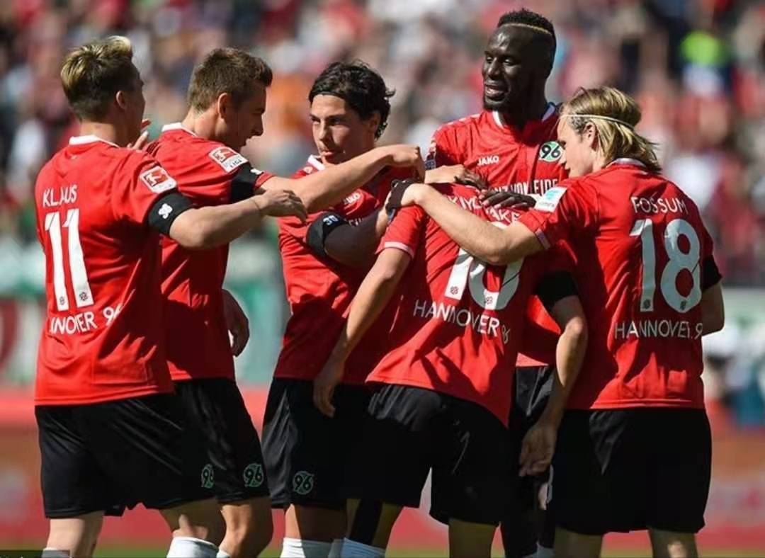 汉诺威绝杀取胜,提升联赛排名的简单介绍 汉诺威绝杀取胜,提升联赛排名的简单介绍