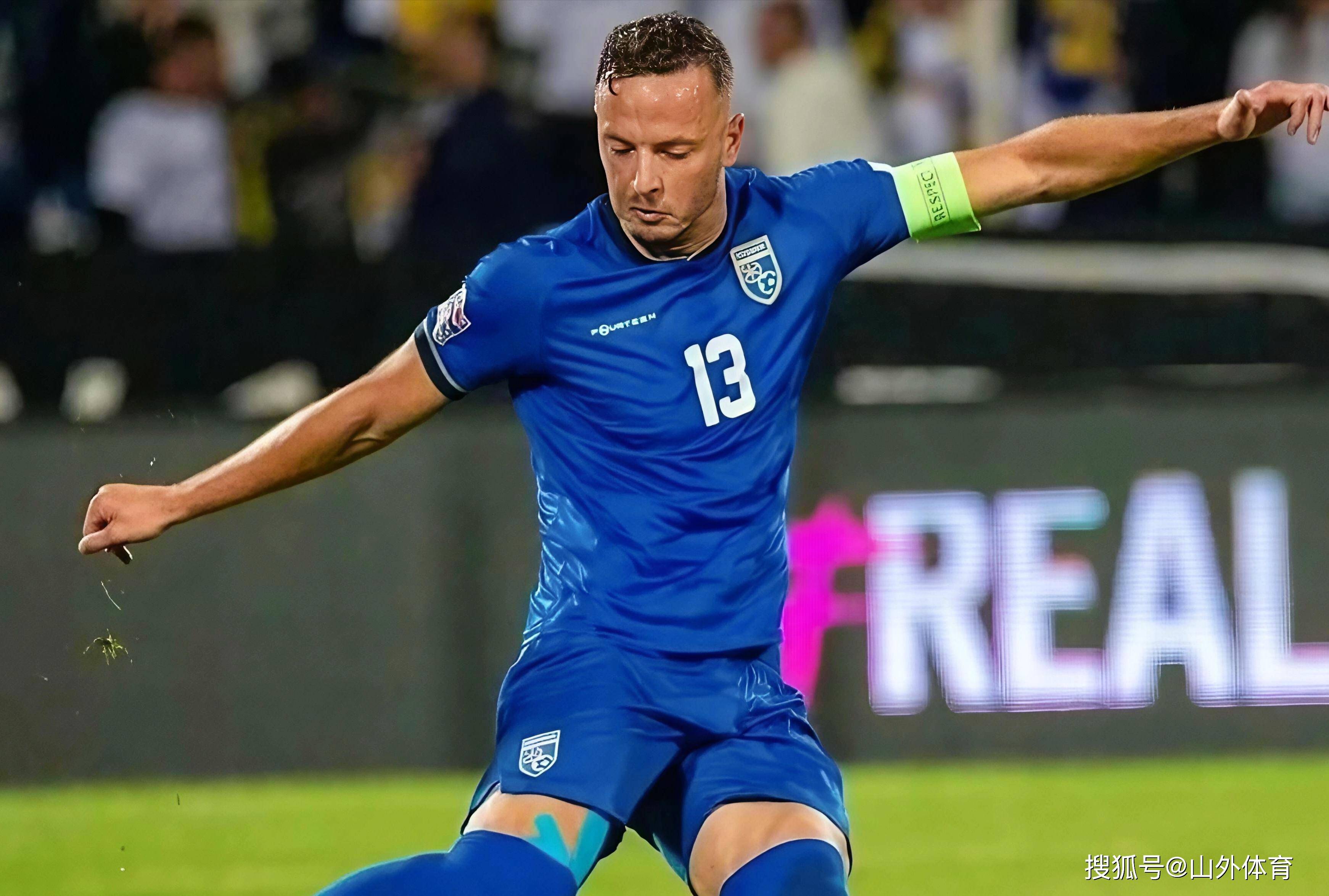 关于国际足球赛场上球星们展现出色球技的信息 关于国际足球赛场上球星们展现出色球技的信息