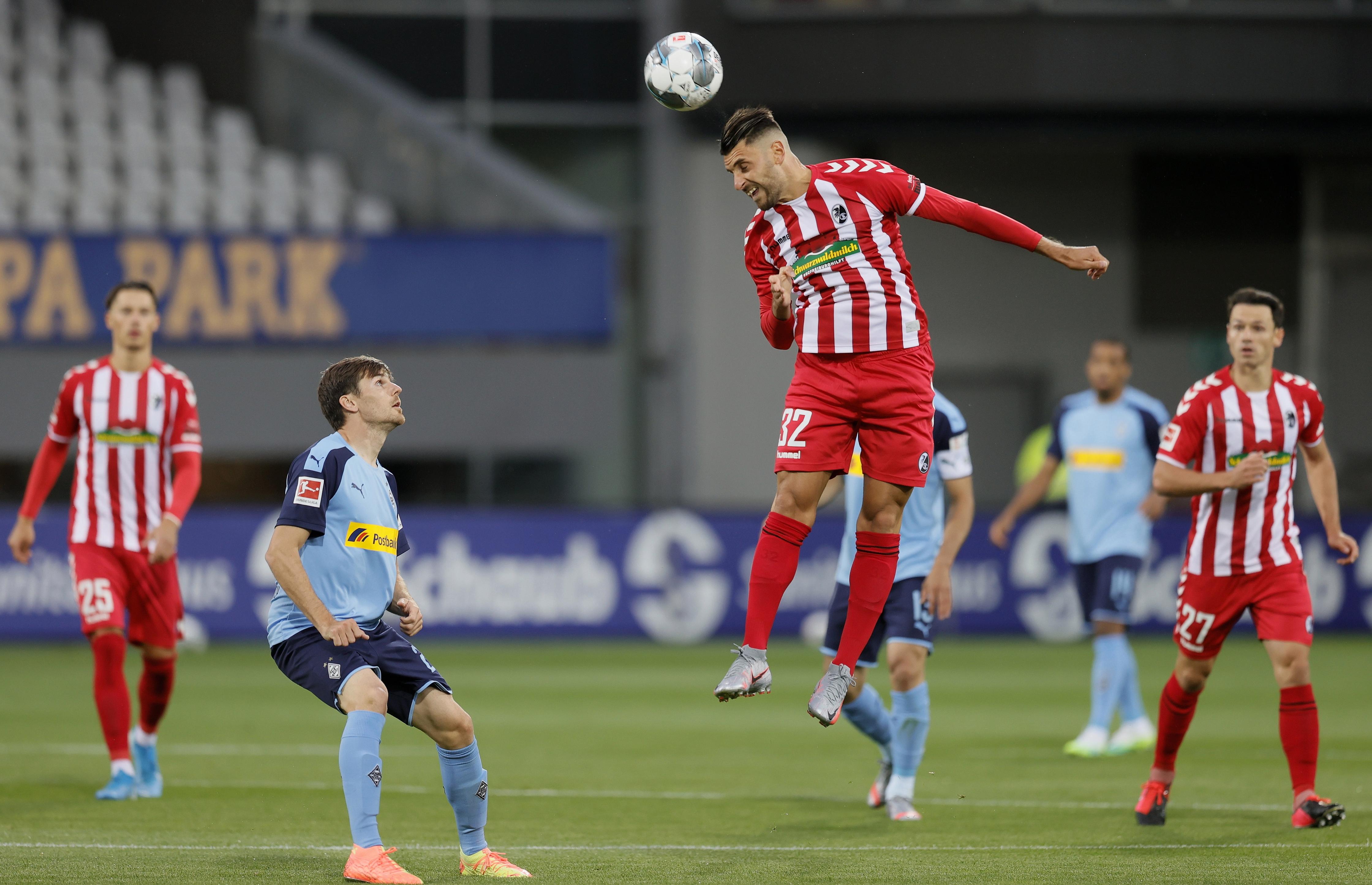 包含弗赖堡连续胜利，稳坐德甲榜首位置的词条