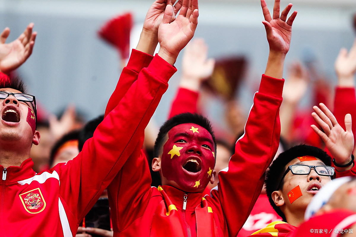 惊心动魄，中超球员奋勇拼搏赢得比赛胜利的简单介绍