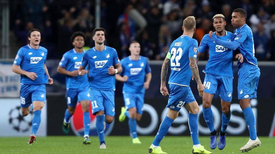 奥格斯堡防线再添新伤，困扰球队战术安排的简单介绍